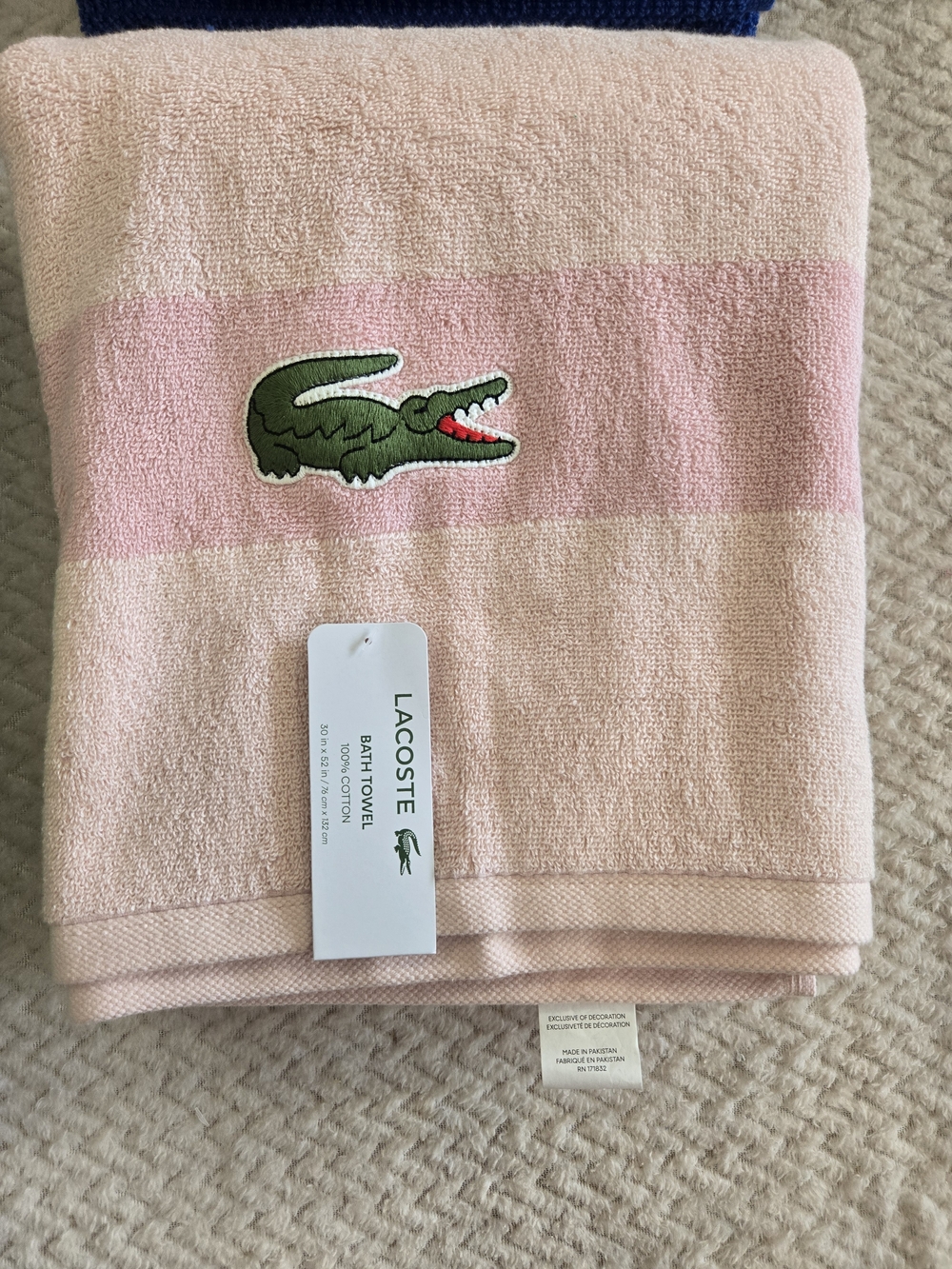 Lacoste Set of 4 Bath Towels Pink Blue Green Blush 100% Cotton NWT - Picture 5 of 9